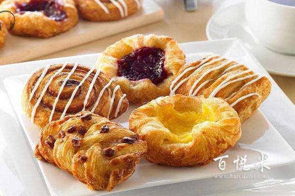 請問有誰知道去糕點培訓(xùn)班都要學(xué)些什么東西？